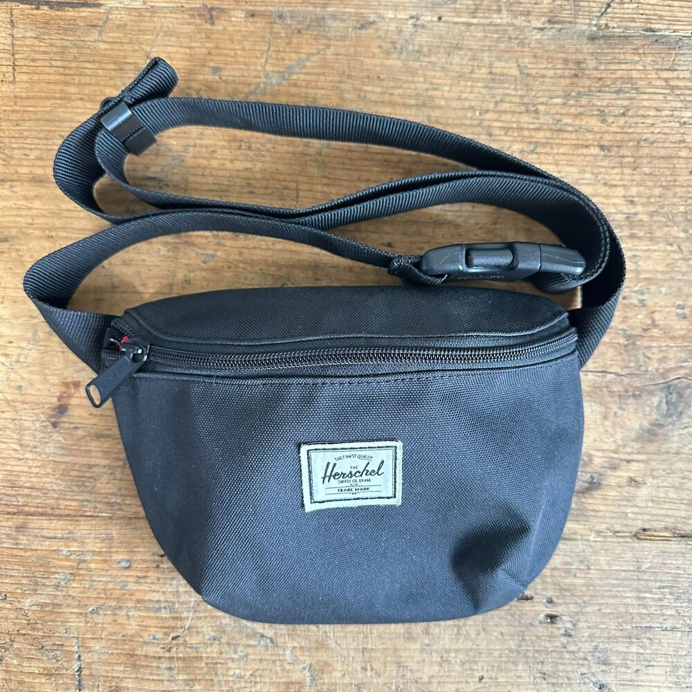 Herschel Supply Co Canvas Classic Hip Fanny Waist Pack Black Zip Pouch Men's Bag